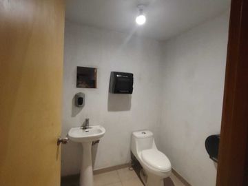 Oficinas en Venta en Los Comerciantes, Querétaro, Qro