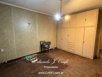 VENTA DE CASA TRES AMBIENTES