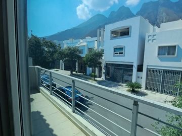CASA EN VENTA BOSQUES DE LAS CUMBRES