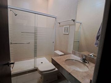 CASA EN VENTA BOSQUES DE LAS CUMBRES