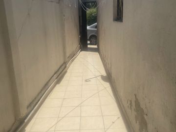 Casa con gran potencial, muy cerca del Metro el Rosario