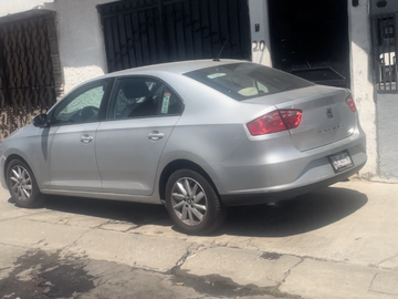 Casa con gran potencial, muy cerca del Metro el Rosario