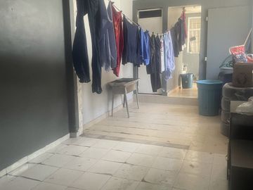 Casa con gran potencial, muy cerca del Metro el Rosario