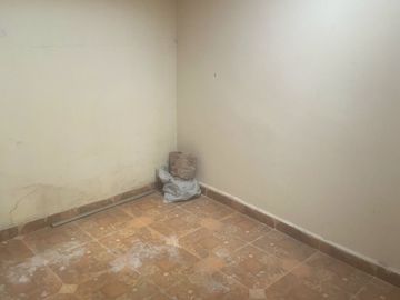 Casa con gran potencial, muy cerca del Metro el Rosario