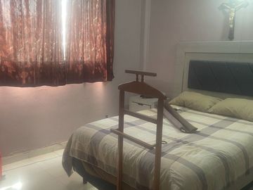 Casa con gran potencial, muy cerca del Metro el Rosario