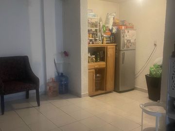 Casa con gran potencial, muy cerca del Metro el Rosario
