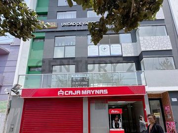 ALQUILER DE CONSULTORIO MÉDICO / OFICINA EN ZONA ESTRATÉGICA