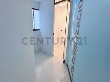 ALQUILER DE CONSULTORIO MÉDICO / OFICINA EN ZONA ESTRATÉGICA