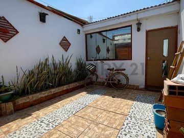 Se Vende Casa con Amplio Terreno de 150 m²