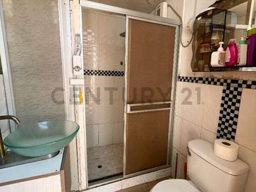 Se Vende Casa con Amplio Terreno de 150 m²
