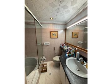 VENTA AMPLIO APARTAMENTO CORAZÓN DE LAURELES SANTA TERESITA