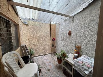 VENTA DE AMPLIA CASA MULTIFAMILIAR LAURELES CERCA EXITO LAURELES