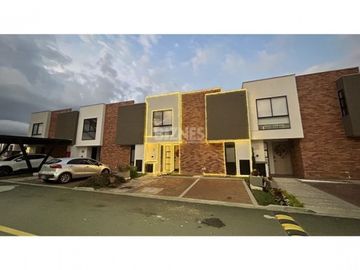 VENTA DE CASA EN PANCE, AL SUR