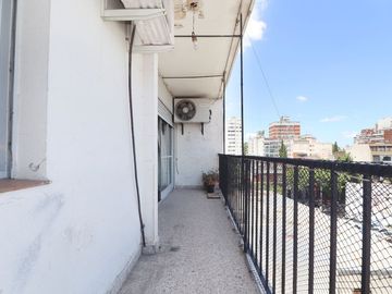 Departamento 3 ambientes con balcon Floresta