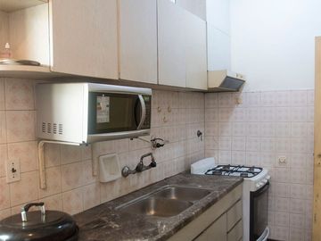 VENTA CASA 3 AMB. CON JARDIN Y COCHERA