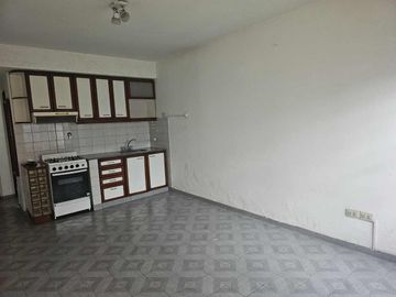 Venta dpto 2 ambientes en Bernal Oeste.