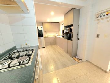 GRAN CASA 3 PISOS, ACCESO  CONTROLADO, MAIPU