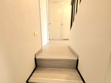 GRAN CASA 3 PISOS, ACCESO  CONTROLADO, MAIPU