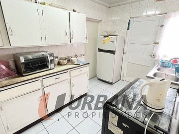 CASA CON AMPLIO TERRENO EN AV. ARGENTINA LAS COMPAÑIAS