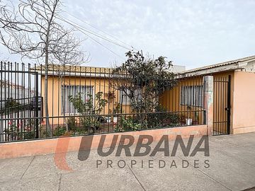 CASA CON AMPLIO TERRENO EN AV. ARGENTINA LAS COMPAÑIAS