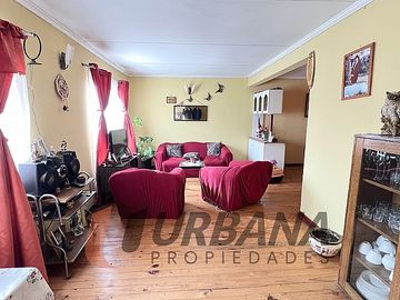 CASA CON AMPLIO TERRENO EN AV. ARGENTINA LAS COMPAÑIAS