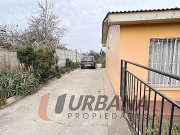 CASA CON AMPLIO TERRENO EN AV. ARGENTINA LAS COMPAÑIAS