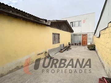 CASA CON AMPLIO TERRENO EN AV. ARGENTINA LAS COMPAÑIAS