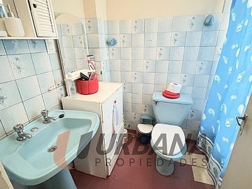 CASA CON AMPLIO TERRENO EN AV. ARGENTINA LAS COMPAÑIAS