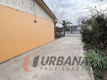 CASA CON AMPLIO TERRENO EN AV. ARGENTINA LAS COMPAÑIAS