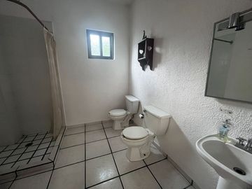 Venta de Casa con Bodega en Jiutepec