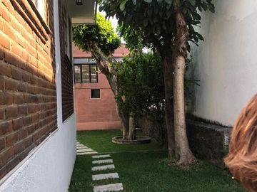 Venta de Casa con Bodega en Jiutepec