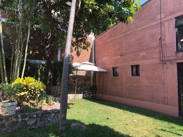 Venta de Casa con Bodega en Jiutepec