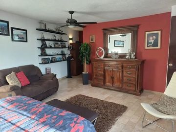 Casa en venta en Loma Dorada