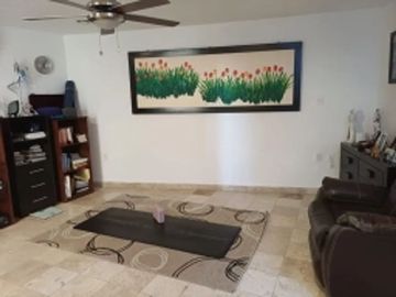 Casa en venta en Loma Dorada