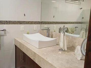 Casa en venta en Loma Dorada