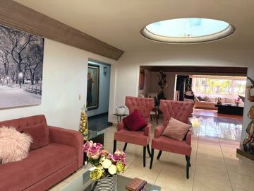 Espectacular casa en riberas del pilar