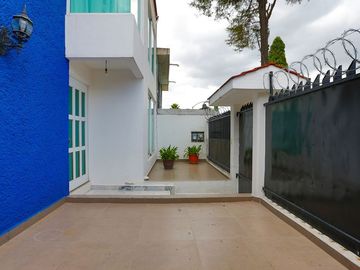 Casa en venta en Habitacional Lomas Boulevares a  8 min de la López Portillo