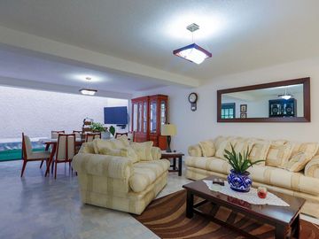 Casa en venta en Habitacional Lomas Boulevares a  8 min de la López Portillo