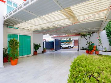 Casa en venta en Habitacional Lomas Boulevares a  8 min de la López Portillo