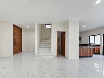 CASA EN VENTA PALMIRA VILLAHERMOSA ZONA COUNTRY CERCA DE TABASCO 2000