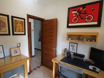 Linda! Casa en condominio, esquina