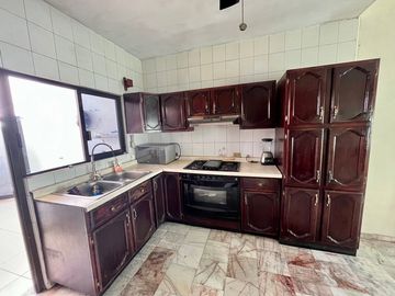 Se vende casa en Colinas de San Miguel, cerca de Galerias