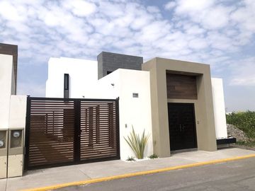 CASA SOLA EN VENTA EN LA ESMERALDA, SAN MATEO ATENCO