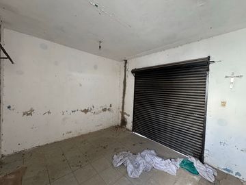 CASA EN VENTA PARA REMODELAR en Colonia Arandas - Oblatos GDL