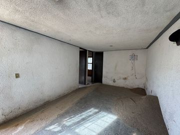 CASA EN VENTA PARA REMODELAR en Colonia Arandas - Oblatos GDL