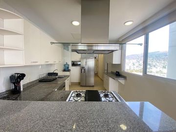 Departamento en Renta en Costa Azul a pasos de la Playa!