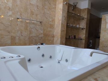 Espectacular casa en bugambilias