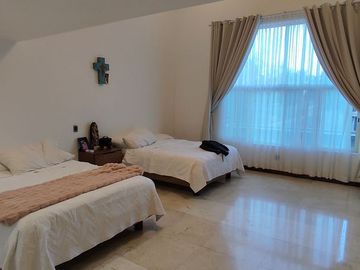 Espectacular casa en bugambilias