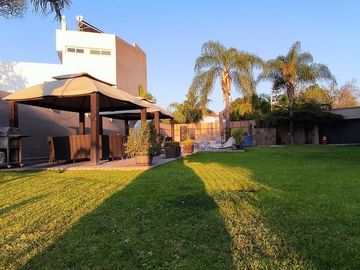 Espectacular casa en bugambilias