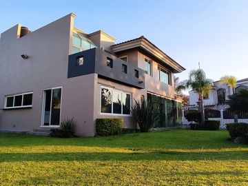 Espectacular casa en bugambilias